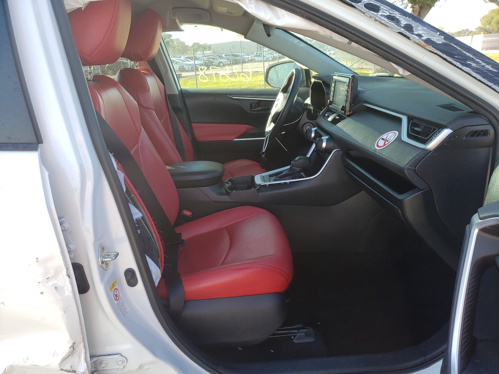 Photo 5 from auction – 2019 TOYOTA RAV4 LE with VIN 2T3H1RFV3KW017932