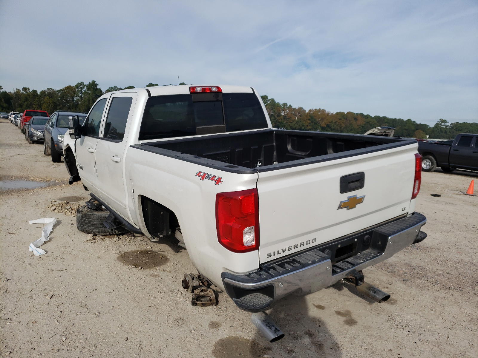Photo 3 from auction – 2016 CHEVROLET SILVERADO with VIN 3GCUKREC3GG262135
