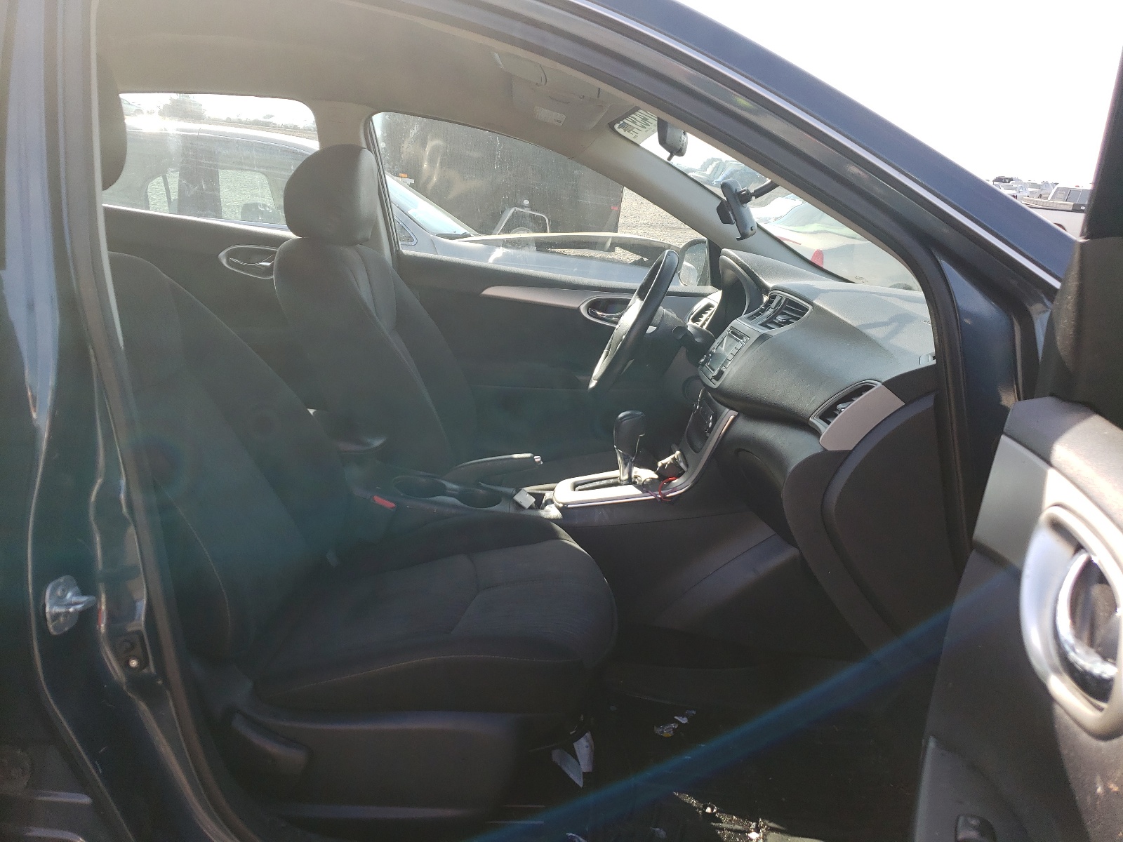 Photo 5 from auction – 2015 NISSAN SENTRA S with VIN 3N1AB7AP2FL684311