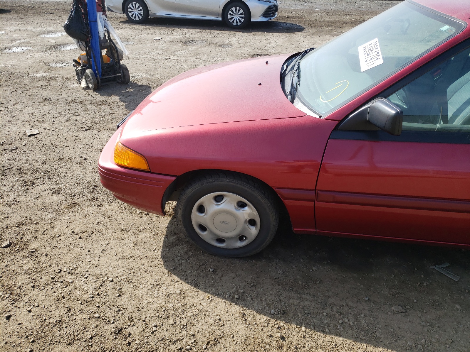 Photo 9 from auction – 1995 FORD ESCORT LX with VIN 3FASP15J9SR165145