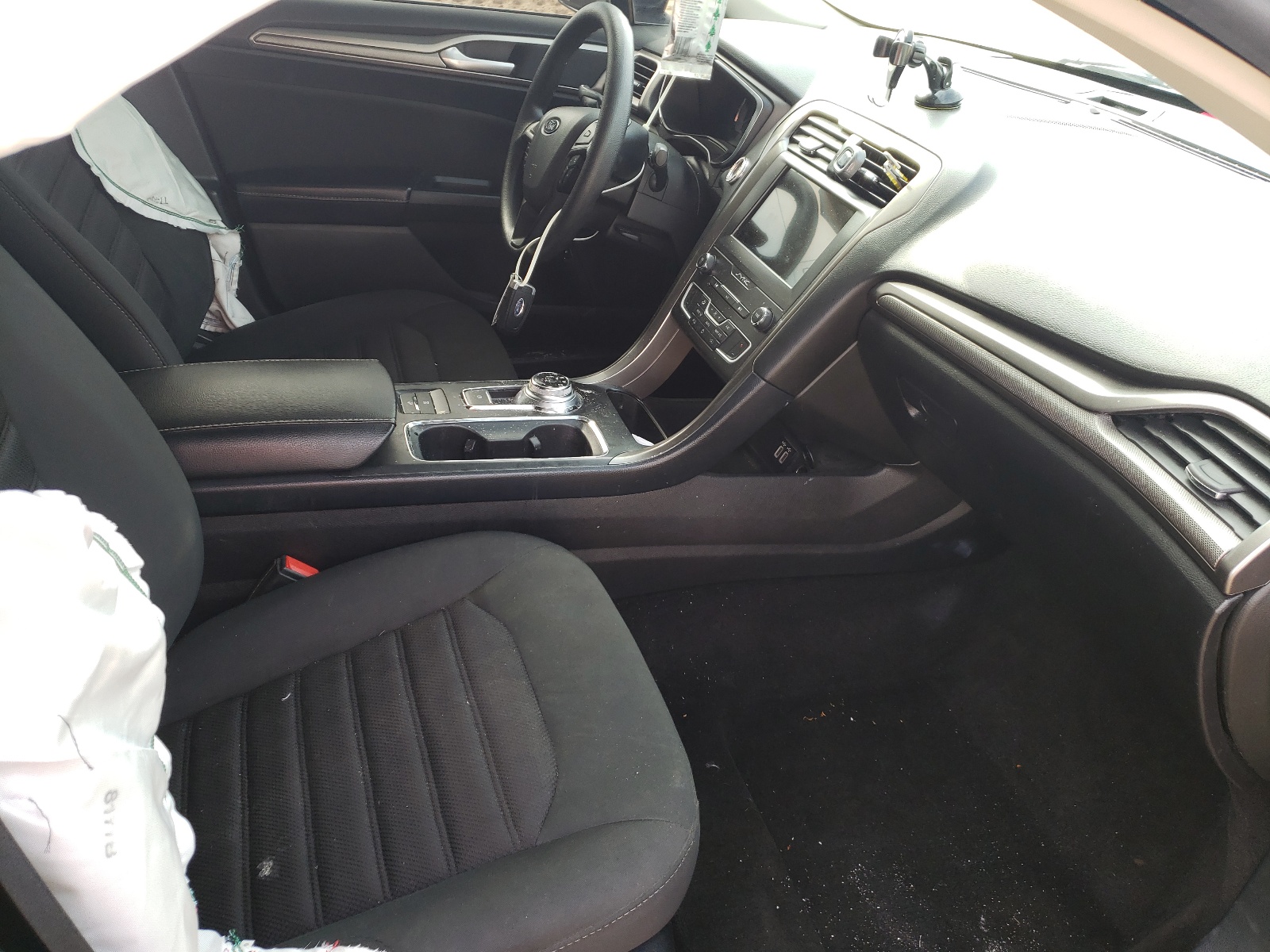 Photo 5 from auction – 2019 FORD FUSION SE with VIN 3FA6P0LU5KR180217