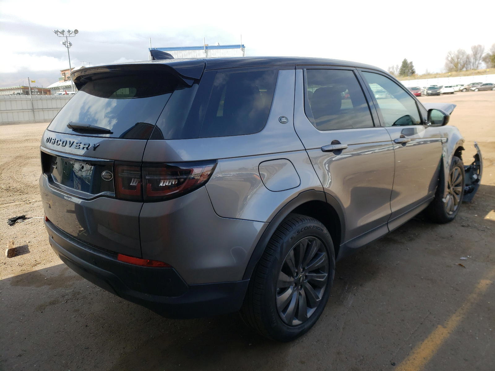 Photo 4 from auction – 2020 LAND ROVER DISCOVERY with VIN SALCP2FX2LH834603