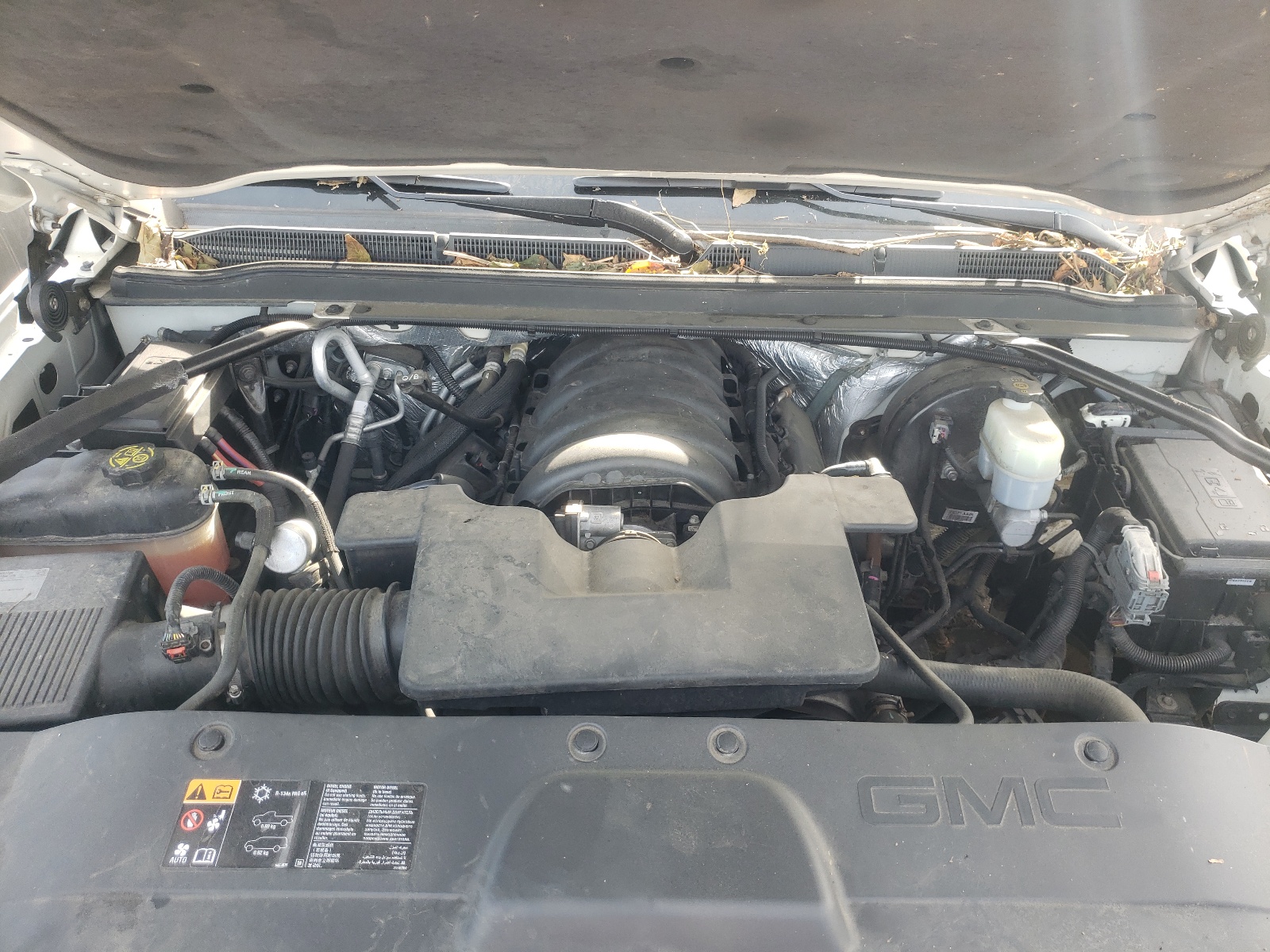 Photo 7 from auction – 2015 GMC YUKON SLT with VIN 1GKS2BKC3FR137609