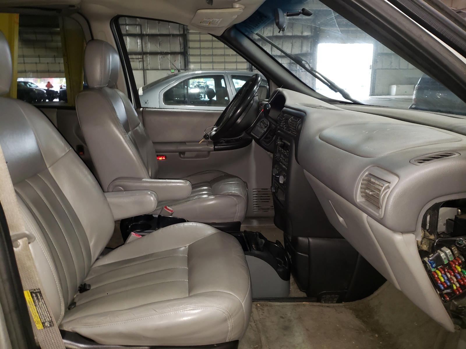 Photo 5 from auction – 2003 CHEVROLET VENTURE with VIN 1GNDV03E33D112323