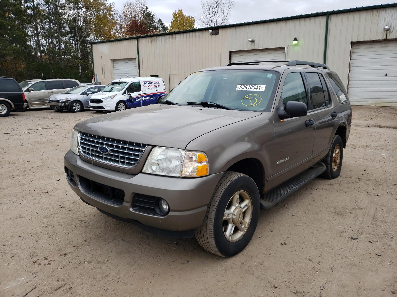 Photo 2 from auction – 2005 FORD EXPLORER with VIN 1FMZU73KX5UB96929