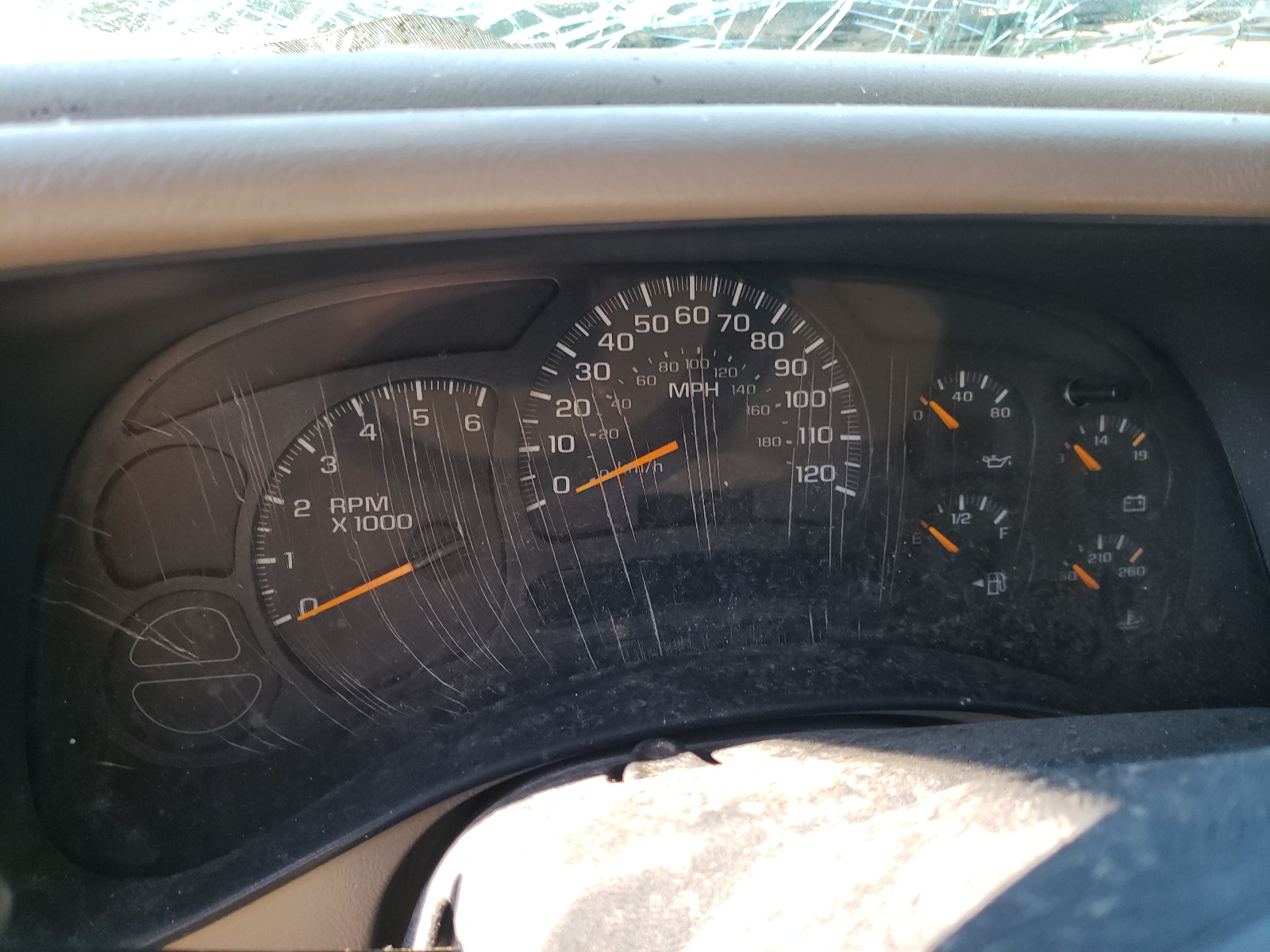 Photo 8 from auction – 2004 GMC YUKON with VIN 1GKFK16Z84J287169