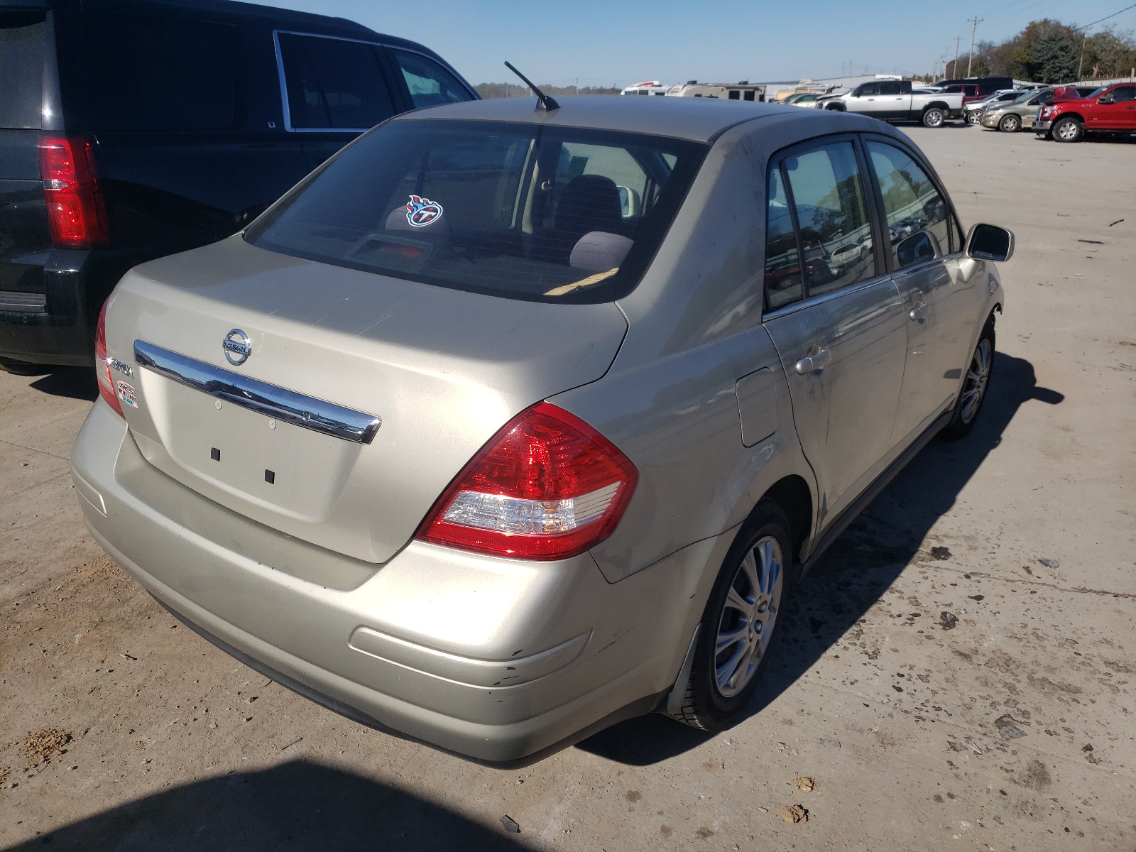 Zdjęcie 4 z aukcji – 2008 NISSAN VERSA S z VIN 3N1BC11E38L352605
