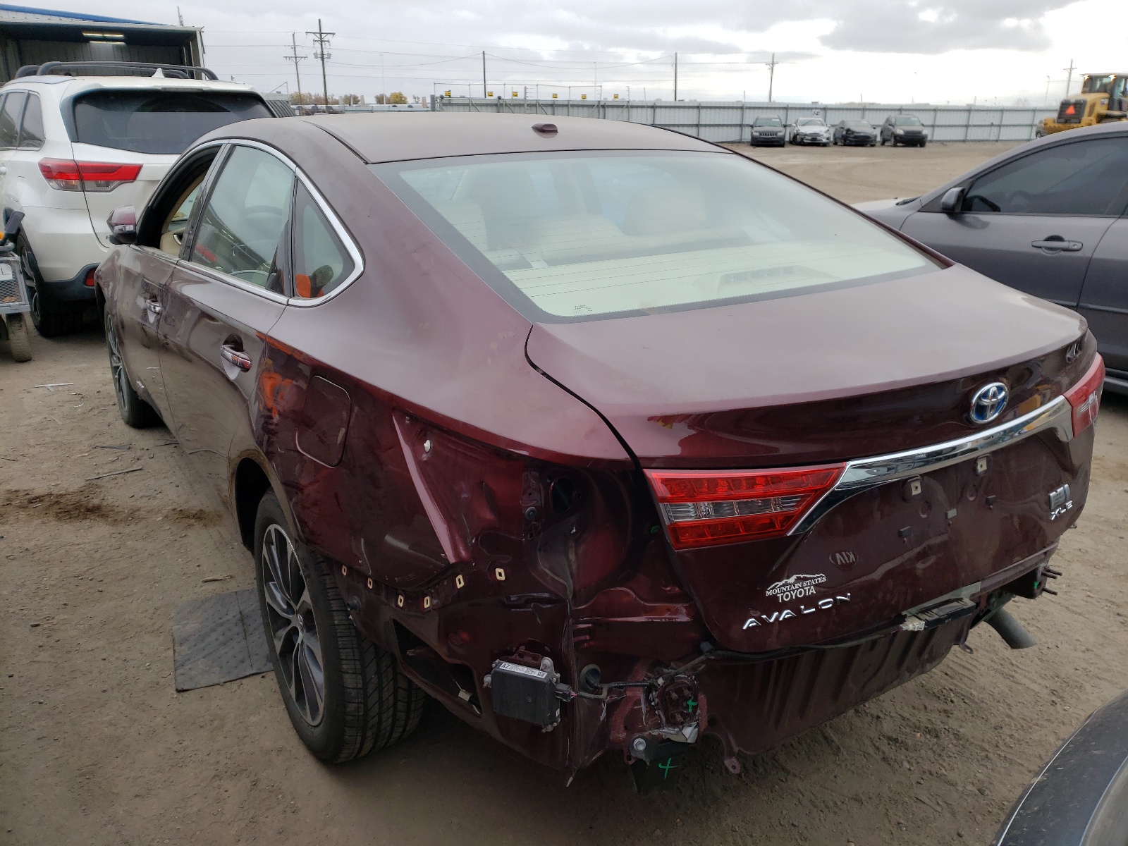Photo 3 from auction – 2016 TOYOTA AVALON HYB with VIN 4T1BD1EB5GU055748