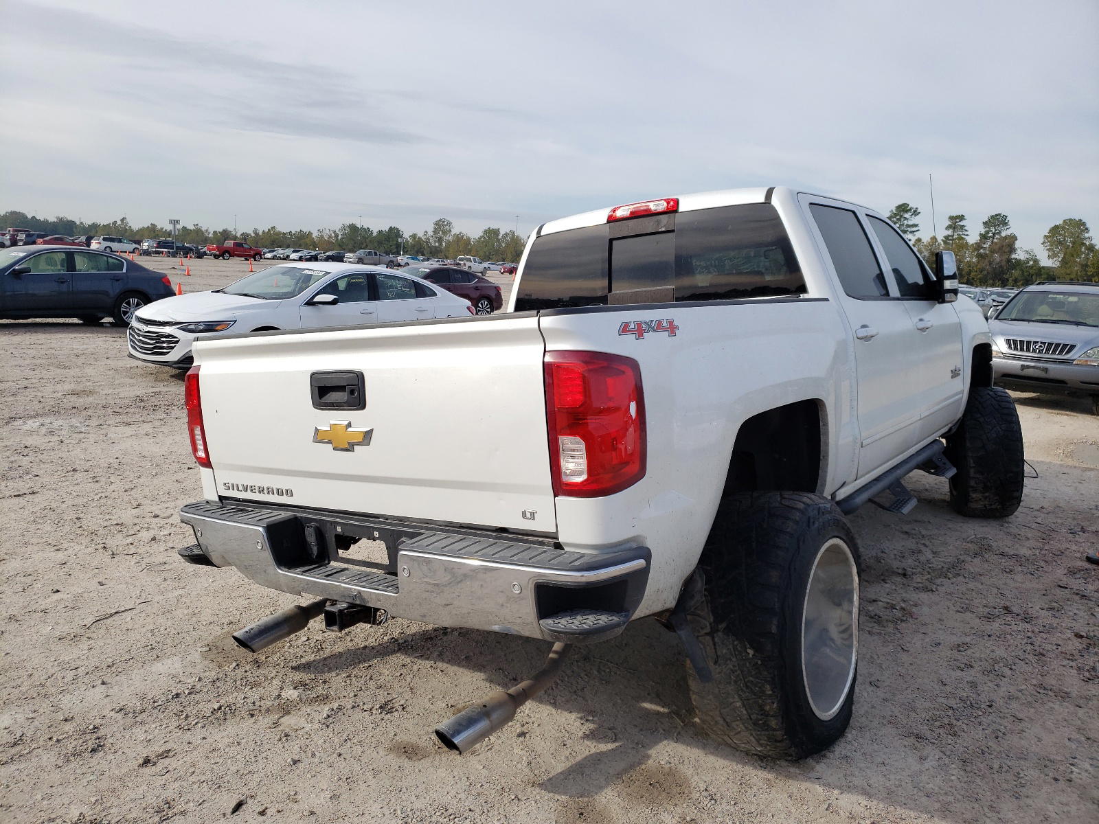 Photo 4 from auction – 2016 CHEVROLET SILVERADO with VIN 3GCUKREC3GG262135