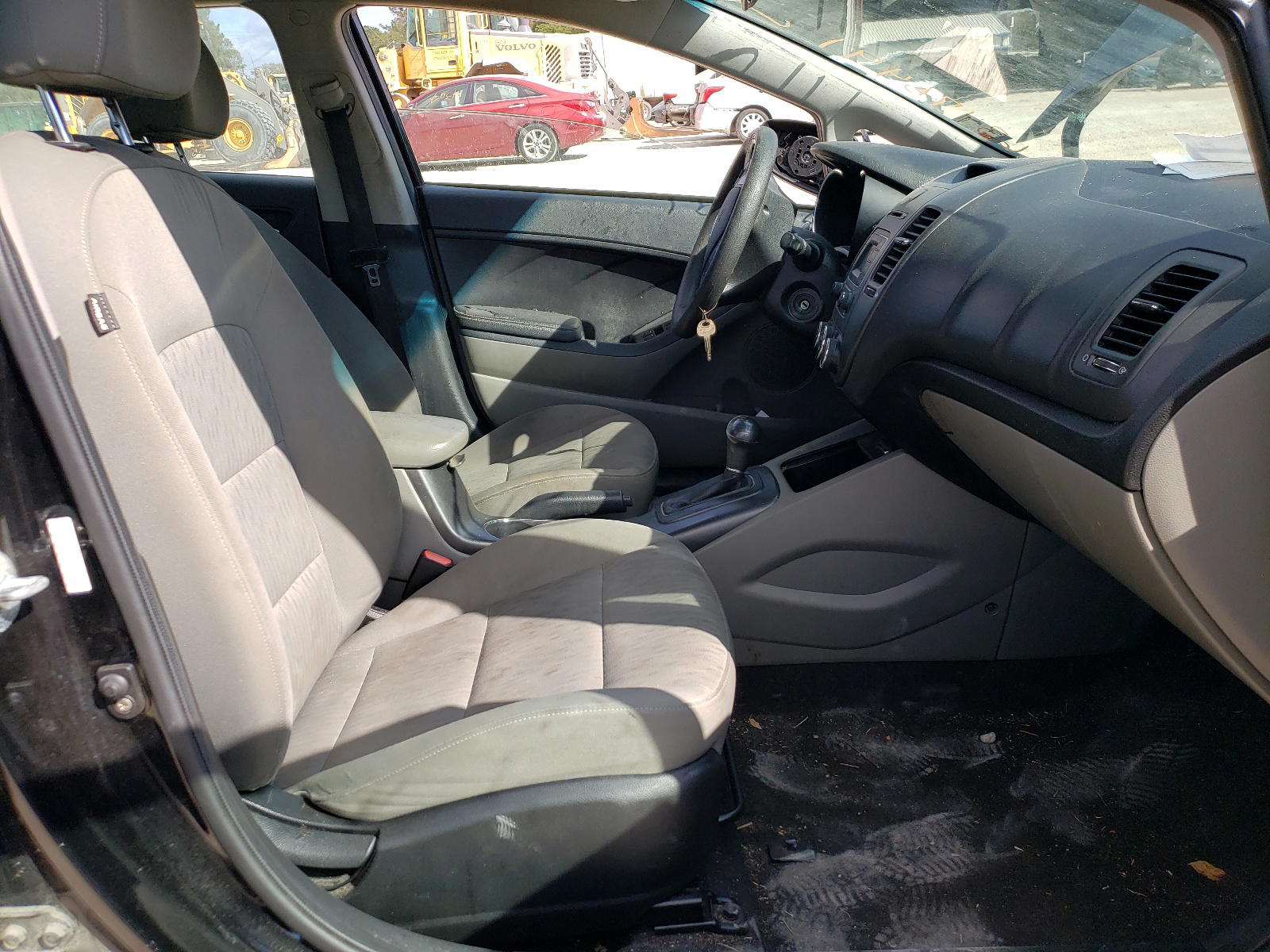 Photo 5 from auction – 2015 KIA FORTE LX with VIN KNAFK4A69F5403353