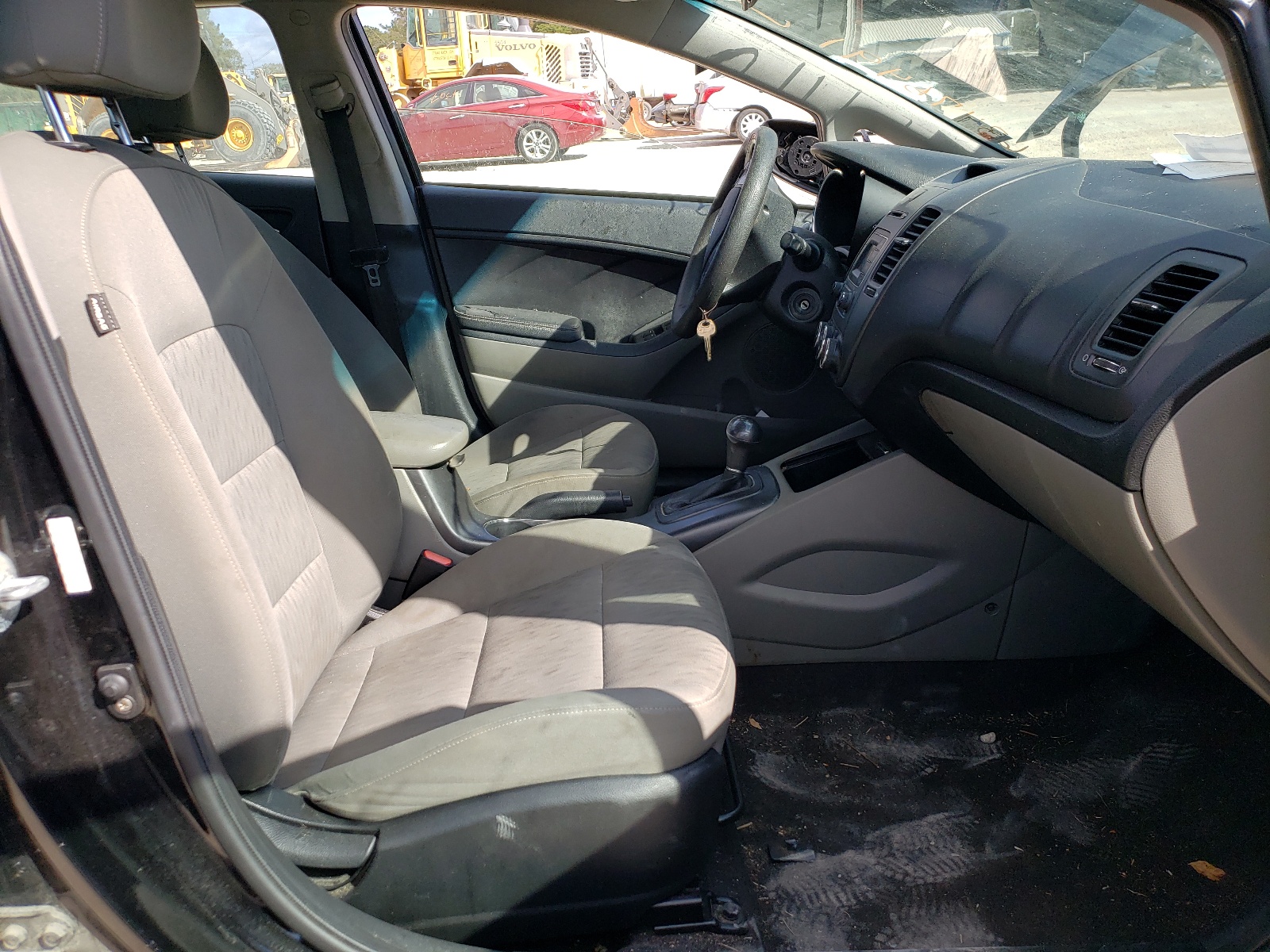 Zdjęcie 5 z aukcji – 2015 KIA FORTE LX z VIN KNAFK4A69F5403353