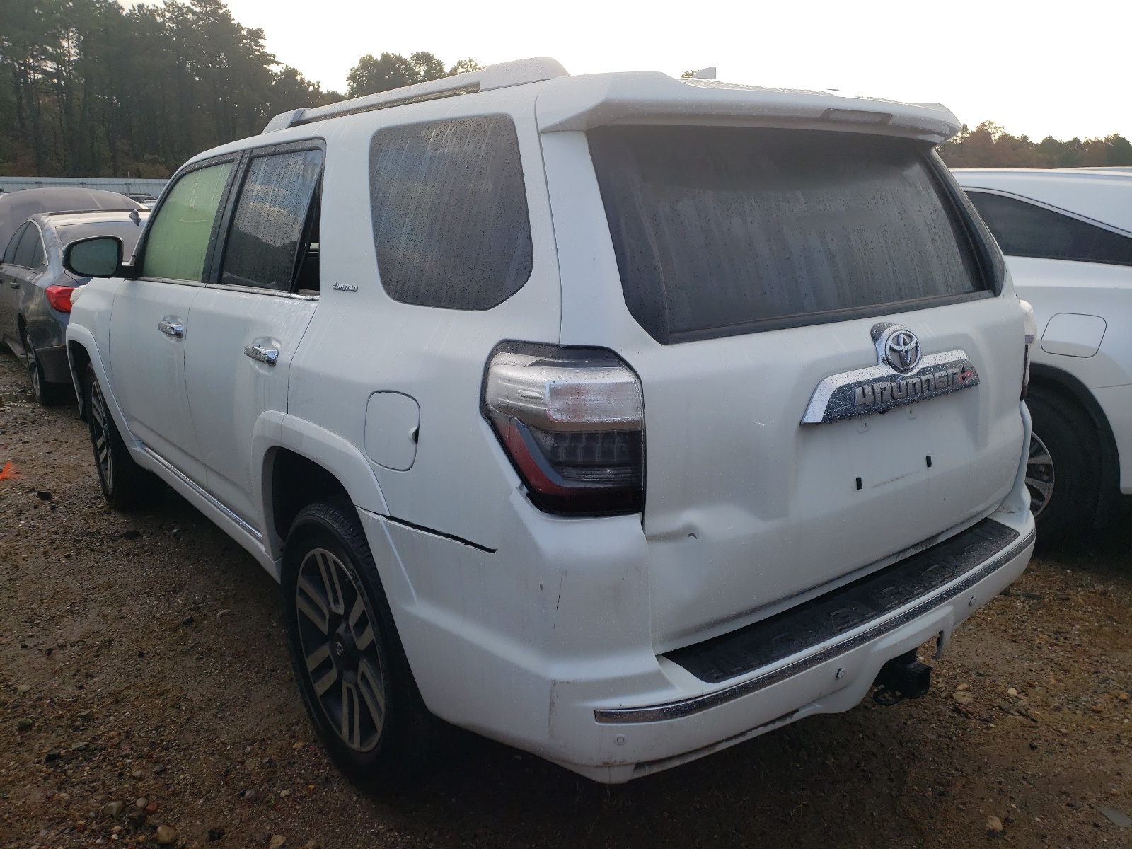 Photo 3 from auction – 2020 TOYOTA 4RUNNER SR with VIN JTEBU5JR2L5805847