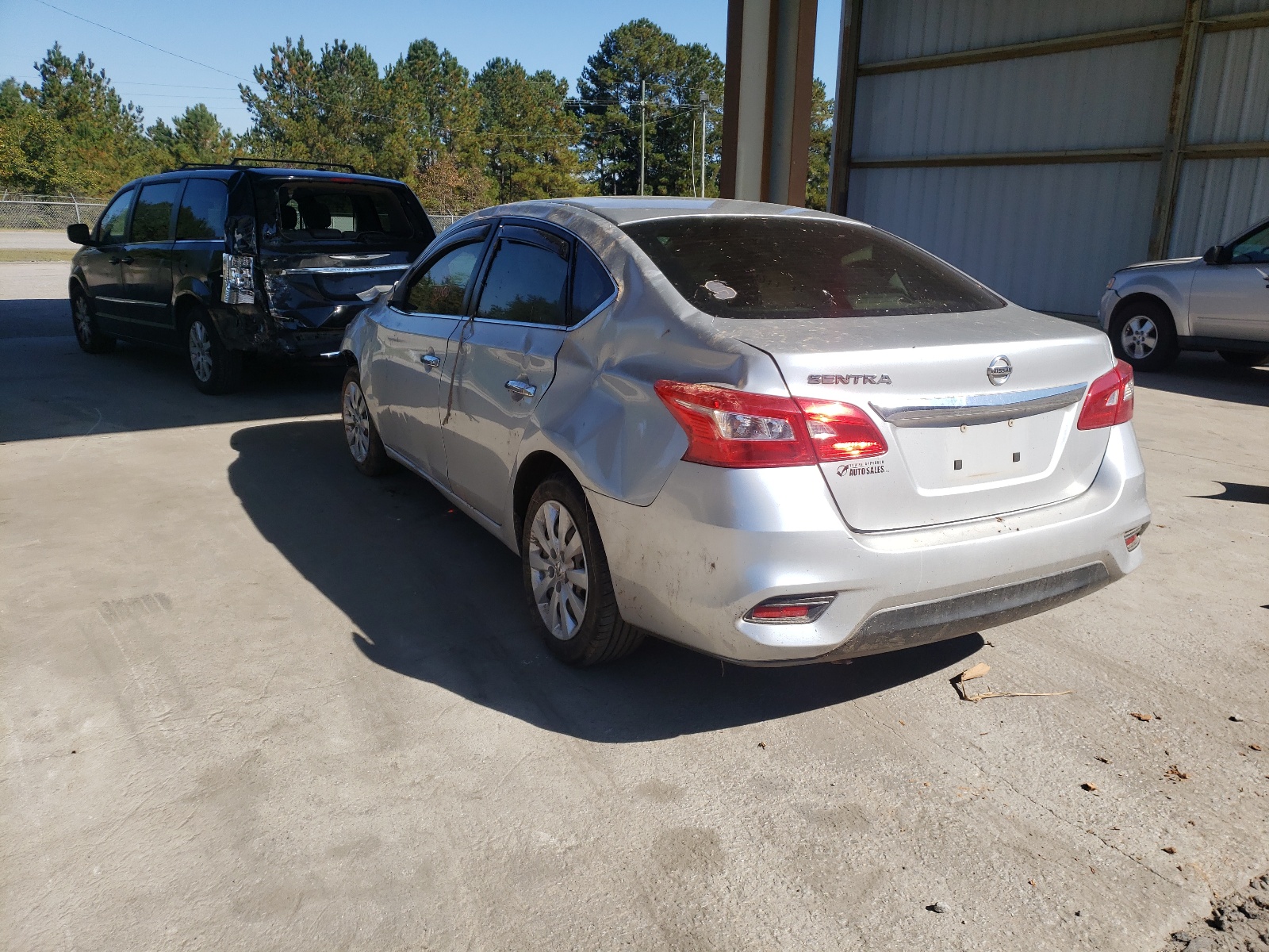 Photo 3 from auction – 2016 NISSAN SENTRA S with VIN 3N1AB7AP5GY277569