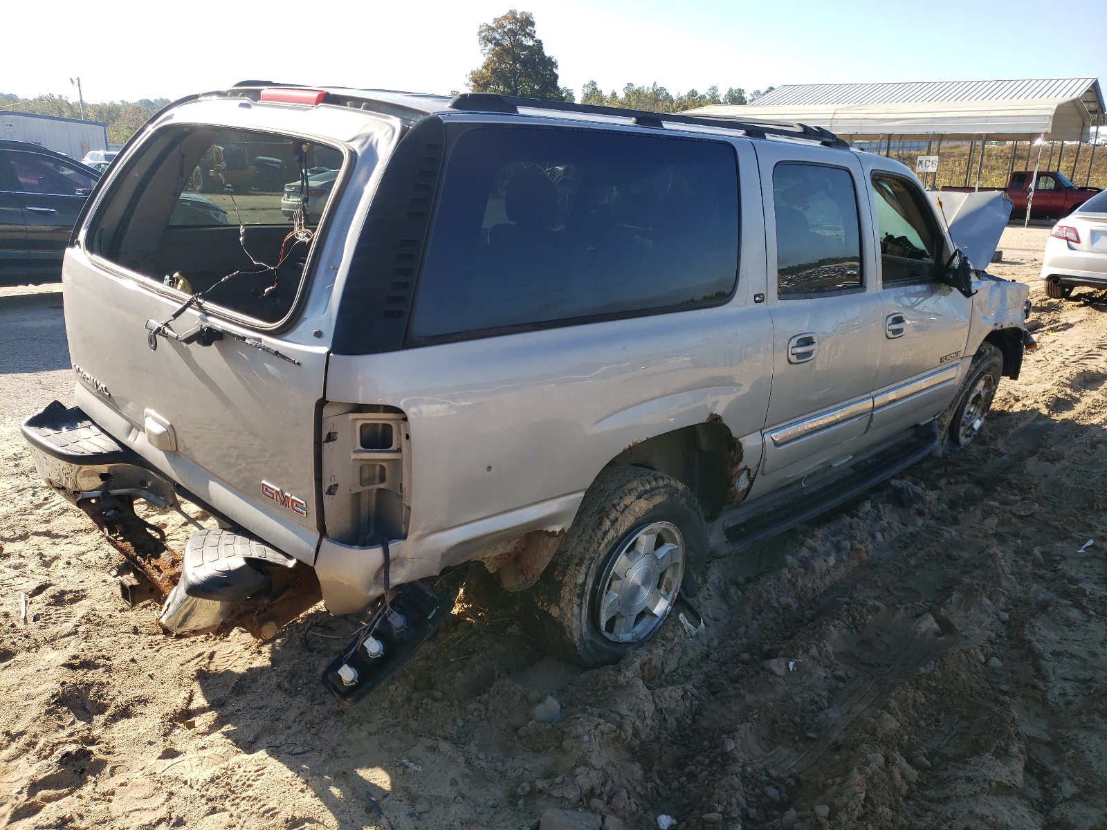 Photo 4 from auction – 2004 GMC YUKON with VIN 1GKFK16Z84J287169