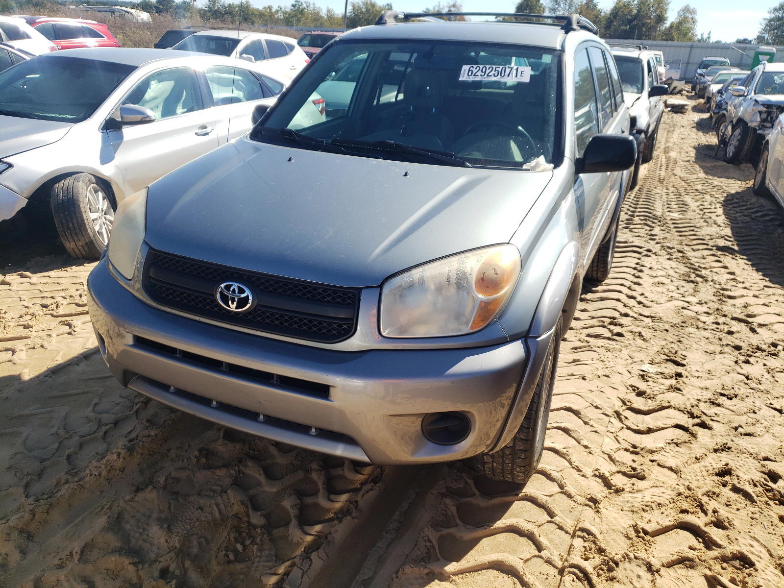 Photo 9 from auction – 2005 TOYOTA RAV4 with VIN JTEGD20V650081969
