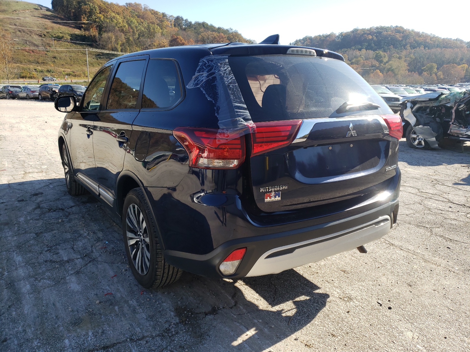 Photo 3 from auction – 2019 MITSUBISHI OUTLANDER with VIN JA4AZ3A37KZ012790