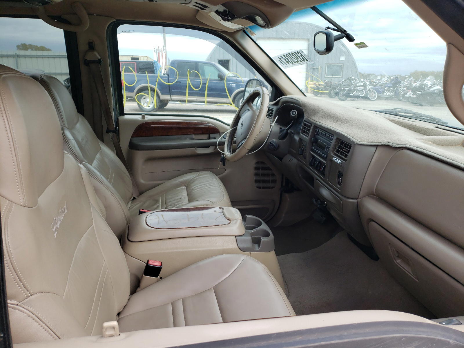 Photo 5 from auction – 2001 FORD EXCURSION with VIN 1FMSU43F21ED73187