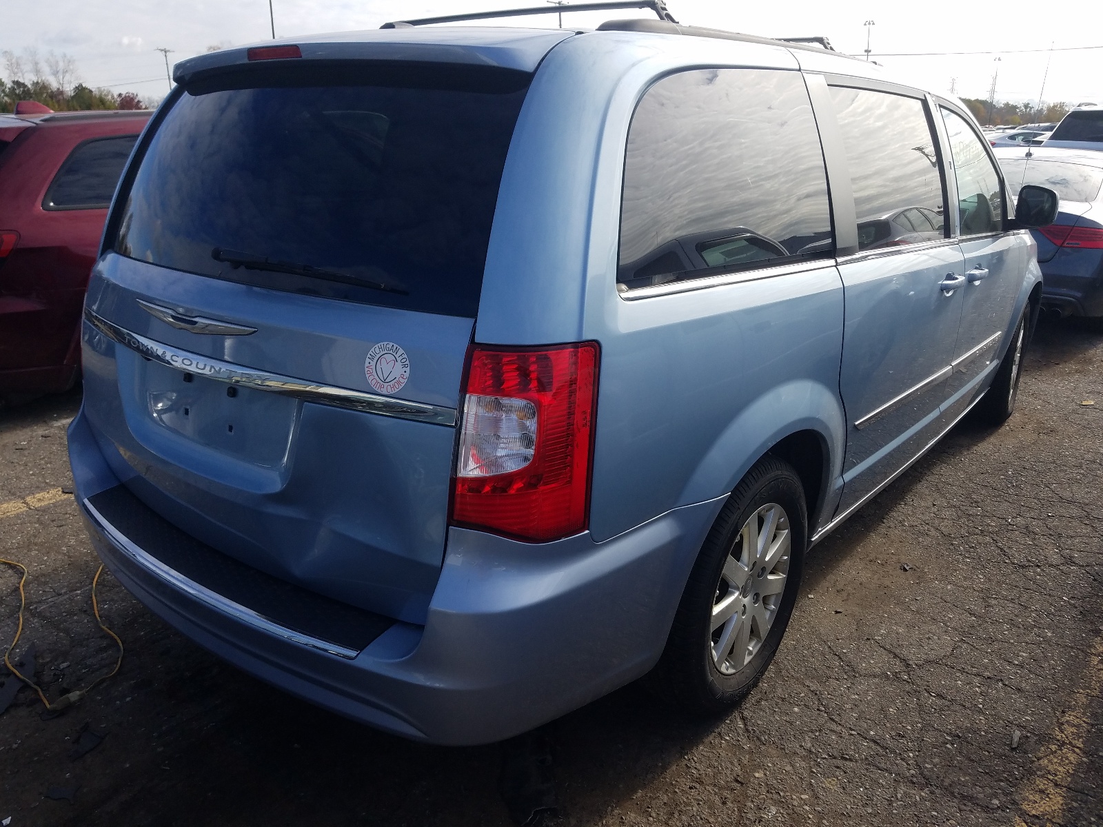 Photo 4 from auction – 2013 CHRYSLER TOWN & COU with VIN 2C4RC1BG5DR777672