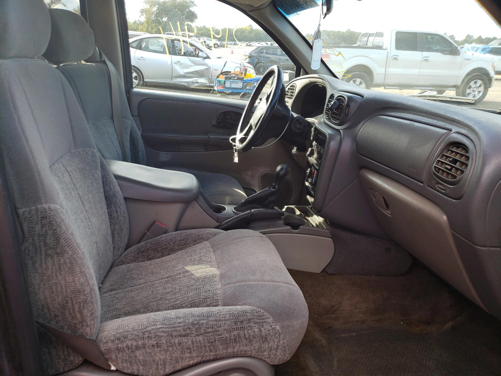 Photo 5 from auction – 2003 CHEVROLET TRAILBLAZE with VIN 1GNDS13S032163486