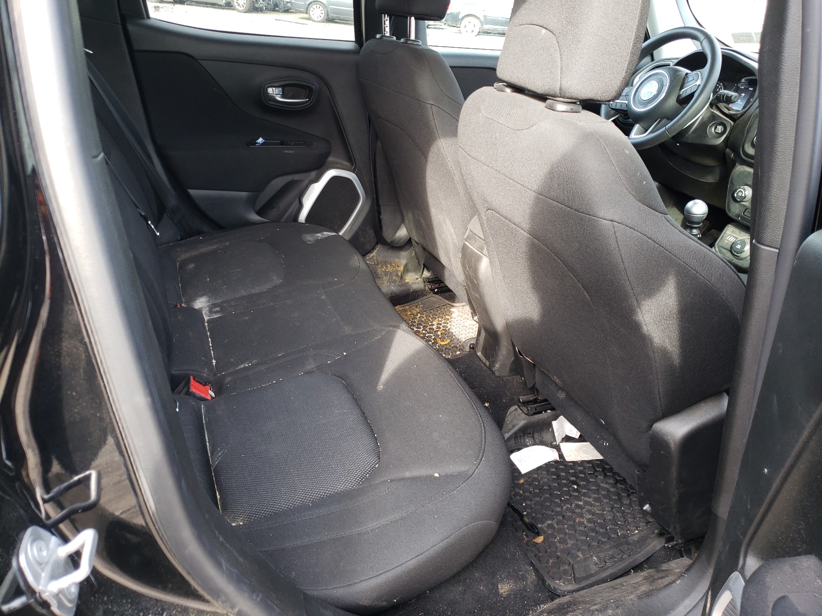 Photo 6 from auction – 2018 JEEP RENEGADE S with VIN ZACCJBAH0JPH38984