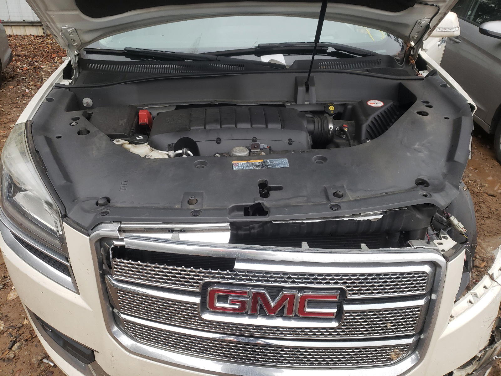 Photo 7 from auction – 2014 GMC ACADIA DEN with VIN 1GKKRTKD0EJ339816