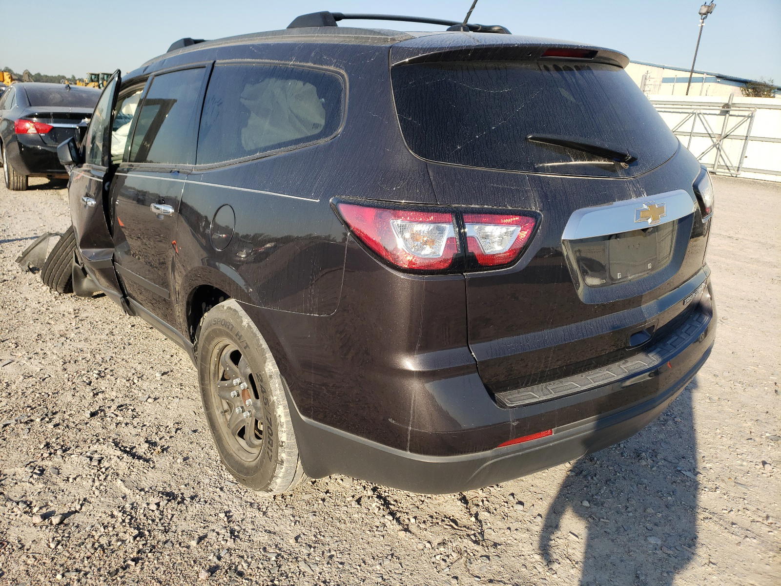 Photo 3 from auction – 2014 CHEVROLET TRAVERSE L with VIN 1GNKRFKD7EJ347335
