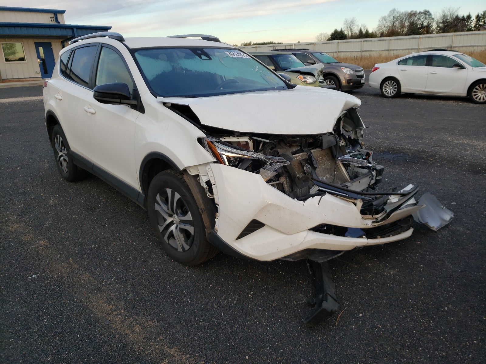 Photo 1 from auction – 2017 TOYOTA RAV4 LE with VIN JTMBFREV4HJ159142