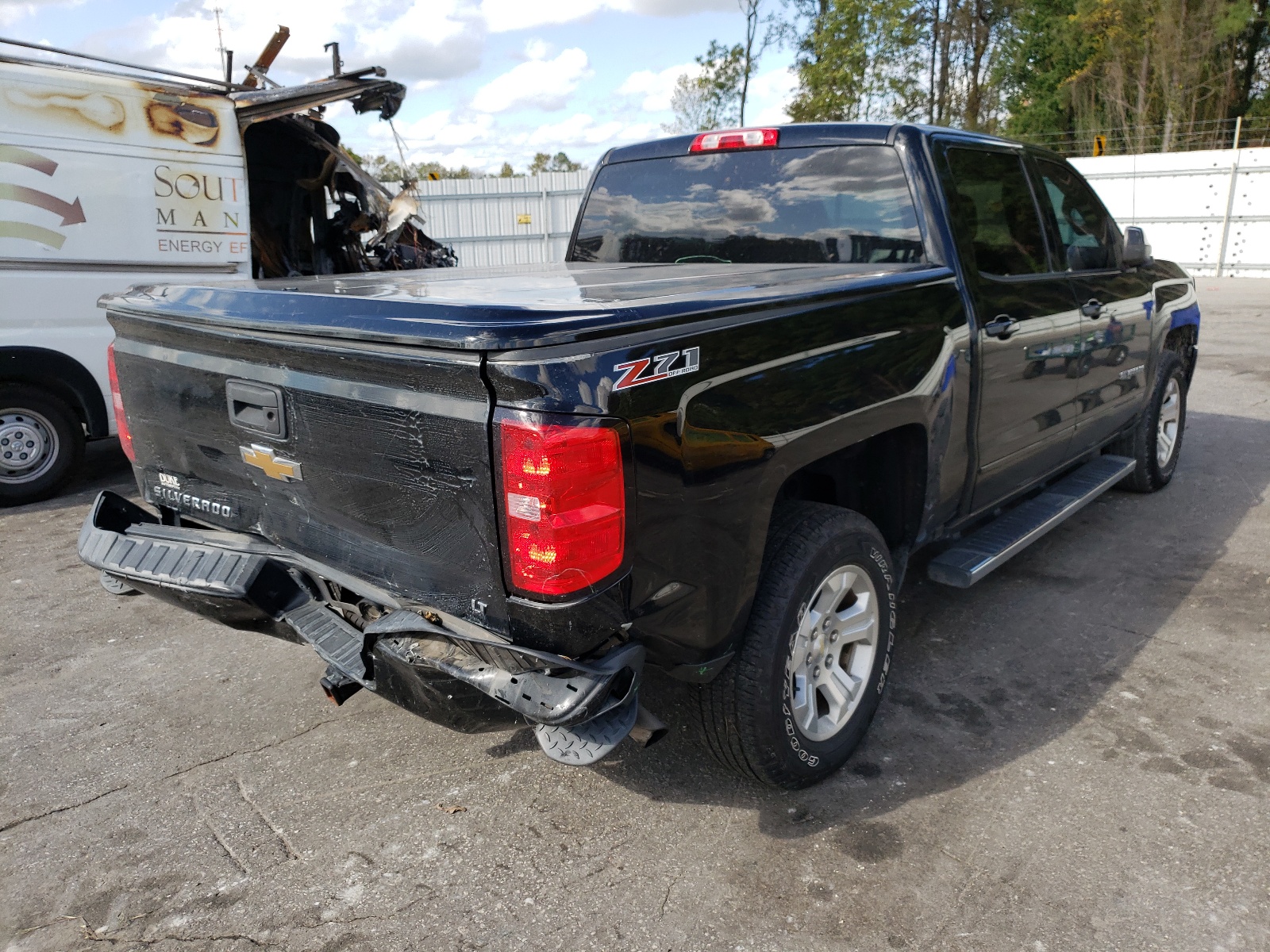 Photo 4 from auction – 2017 CHEVROLET SILVERADO with VIN 3GCUKREC0HG172765