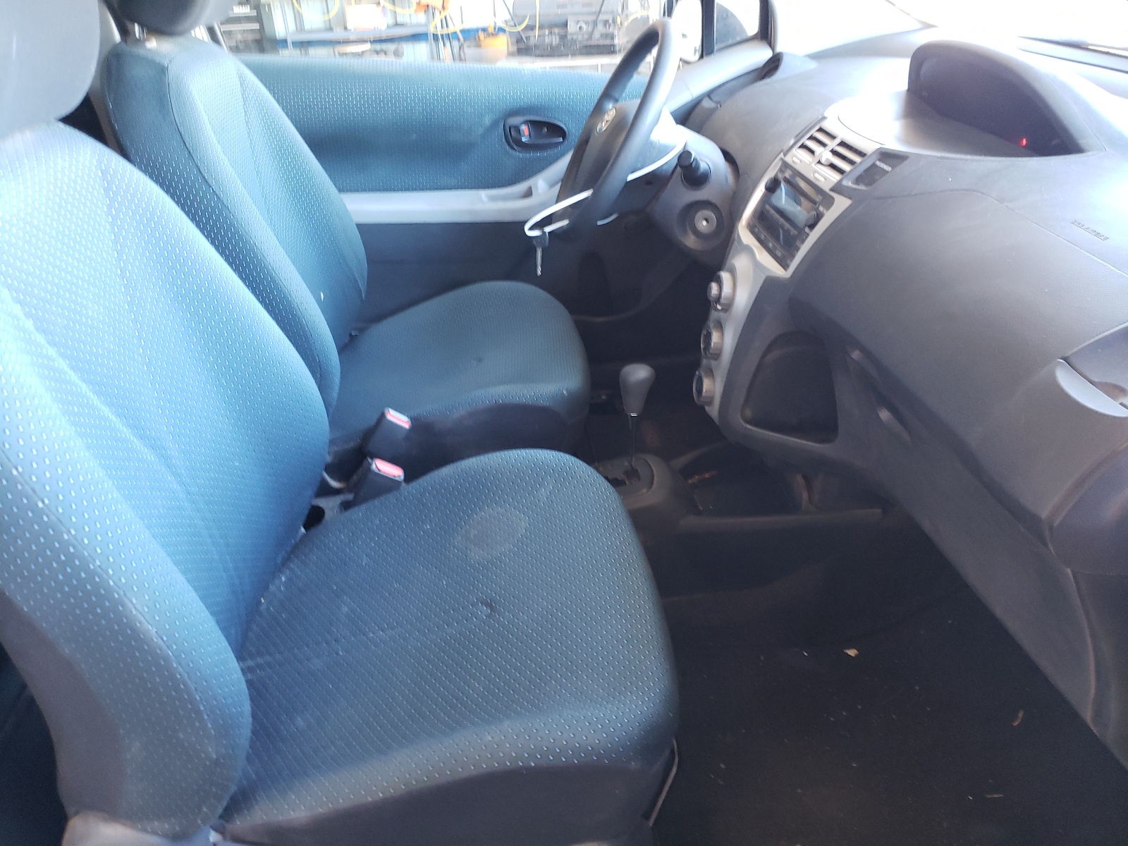Photo 18 from auction – 2007 TOYOTA YARIS with VIN JTDJT923775098397