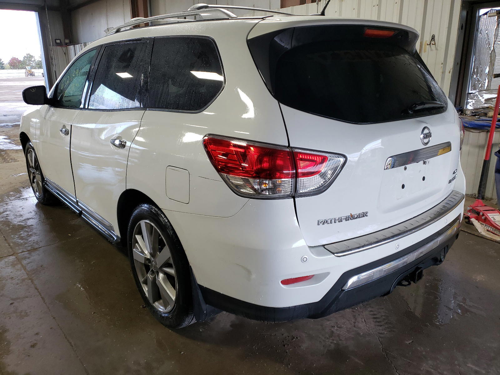 Photo 3 from auction – 2013 NISSAN PATHFINDER with VIN 5N1AR2MM3DC677322