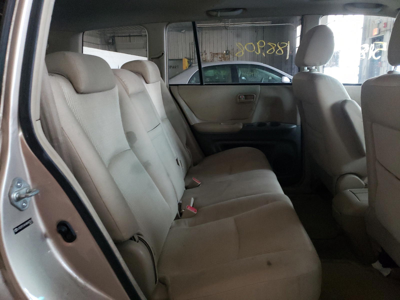 Photo 6 from auction – 2004 TOYOTA HIGHLANDER with VIN JTEEP21A140043767