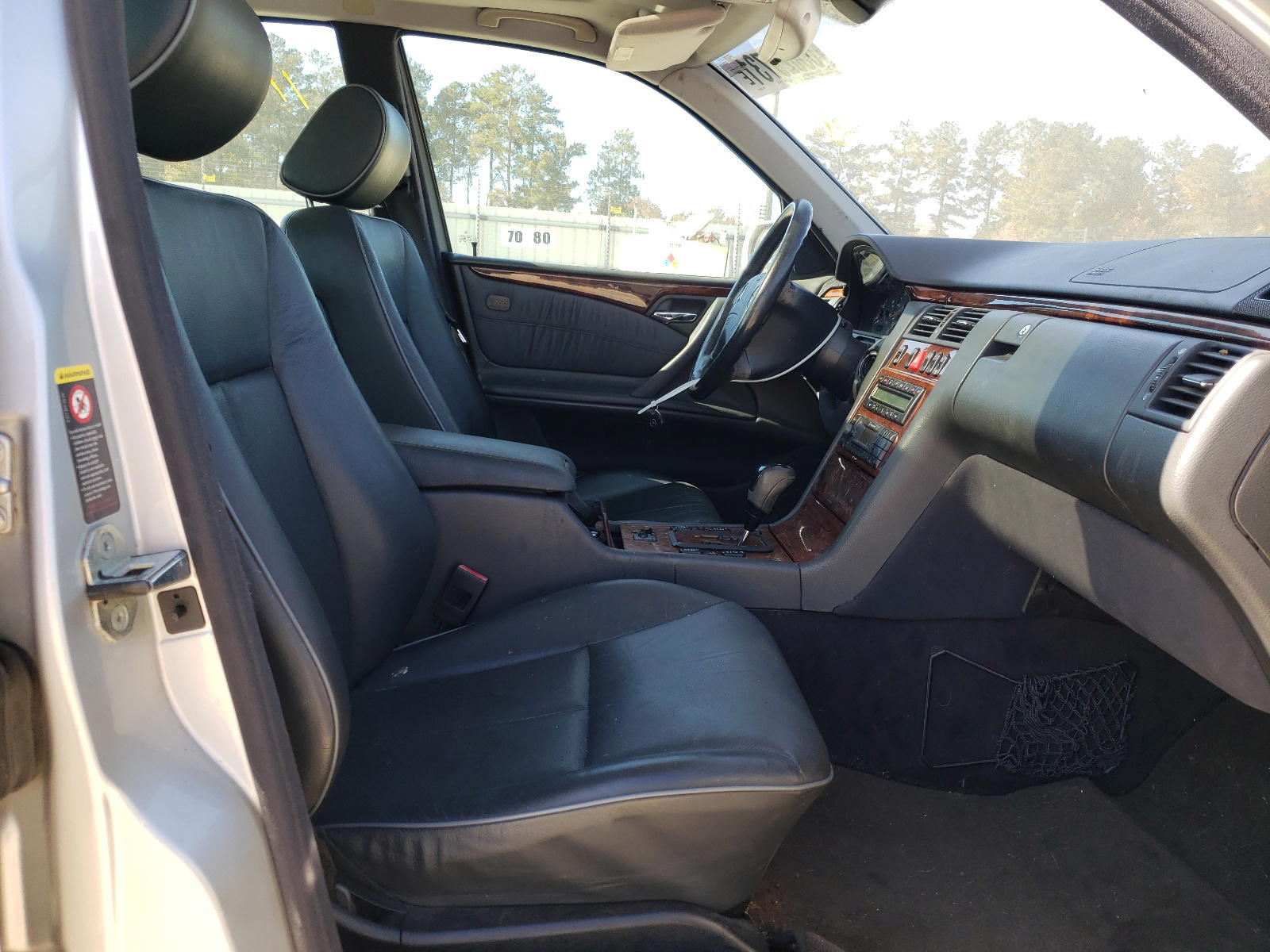 Photo 5 from auction – 2002 MERCEDES-BENZ E 320 with VIN WDBJF65J62B420472