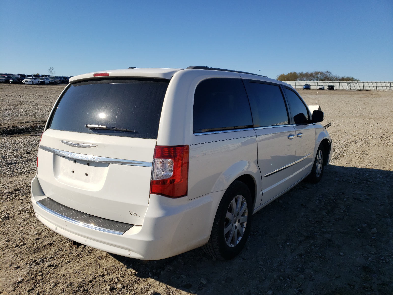 Photo 4 from auction – 2012 CHRYSLER TOWN & COU with VIN 2C4RC1CG2CR361642