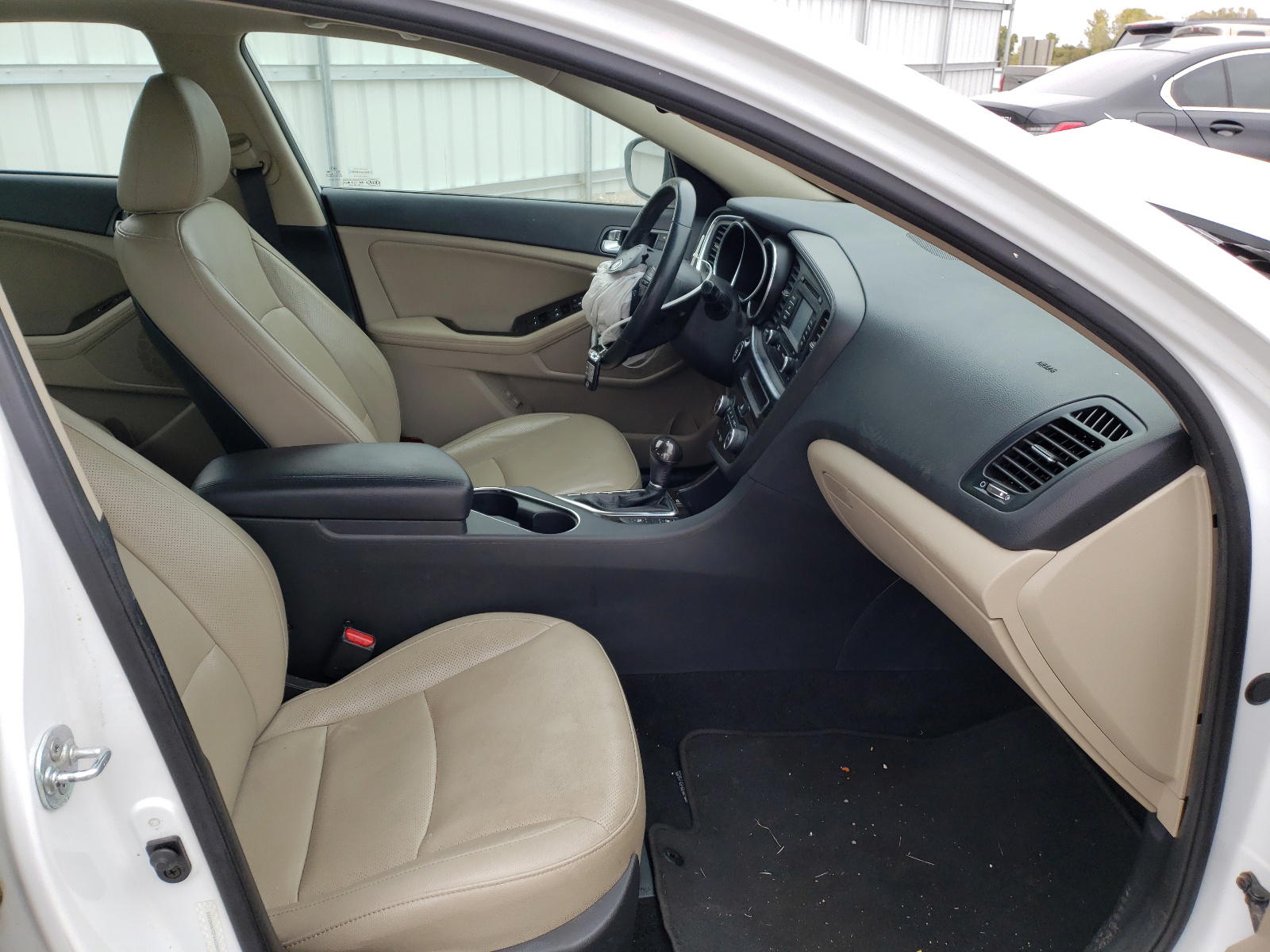 Photo 5 from auction – 2015 KIA OPTIMA EX with VIN 5XXGN4A72FG433605