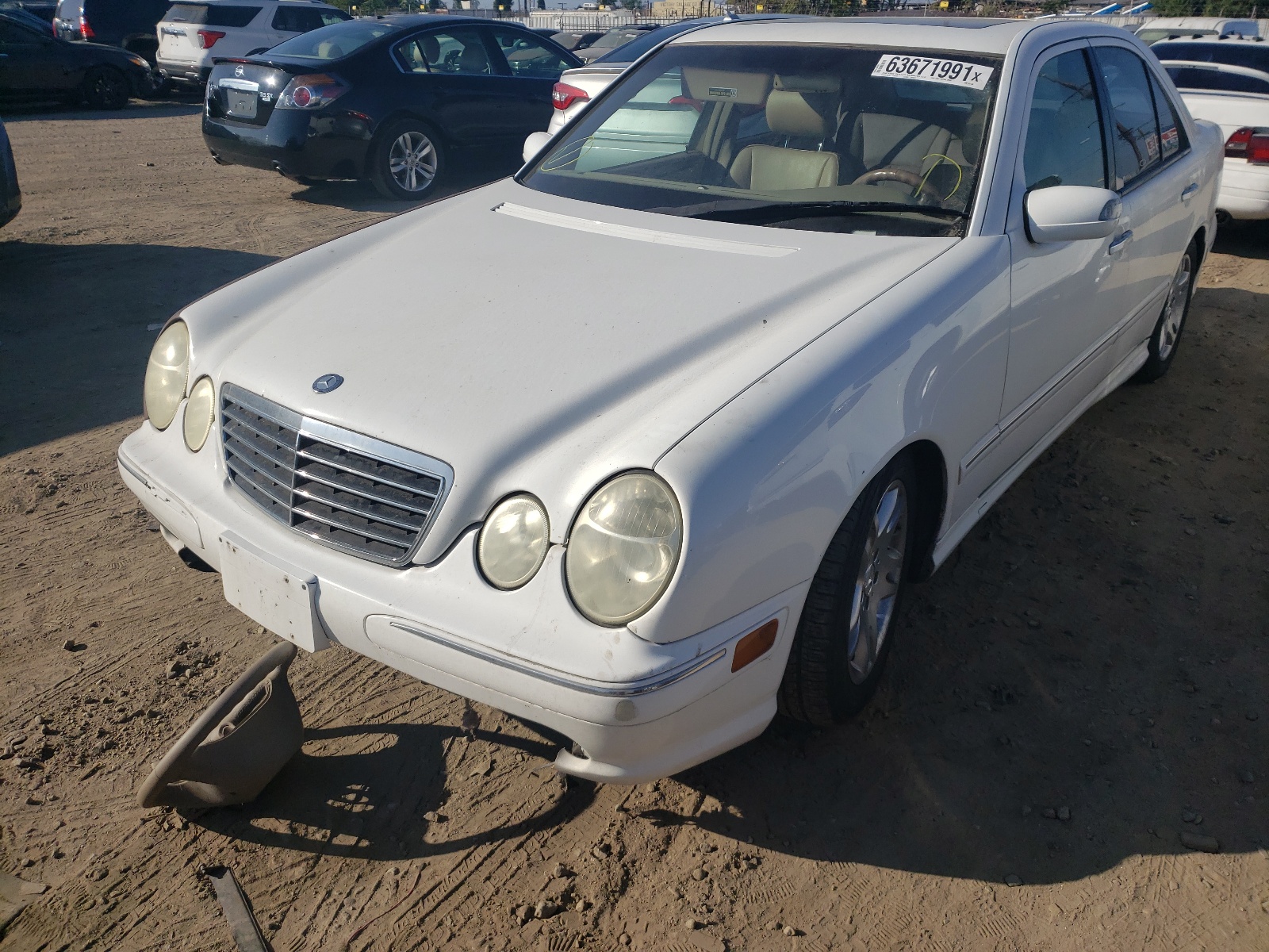 Photo 2 from auction – 2000 MERCEDES-BENZ E 430 with VIN WDBJF70J6YB077328