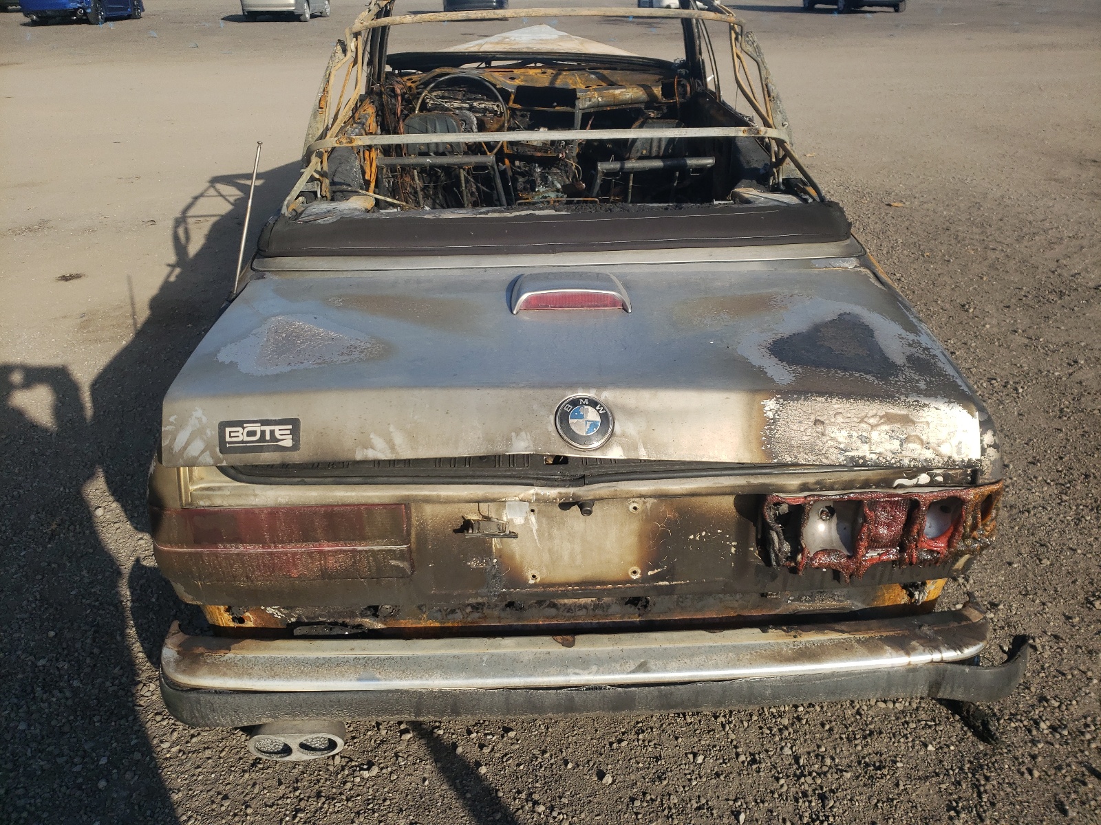 Photo 9 from auction – 1989 BMW 325 I AUTO with VIN WBABB2300KEC18407