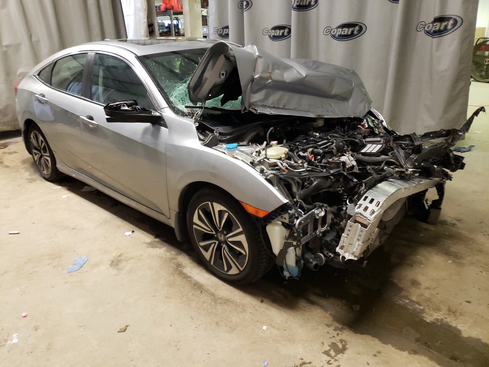 Photo 1 from auction – 2016 HONDA CIVIC EXL with VIN 19XFC1F79GE042972