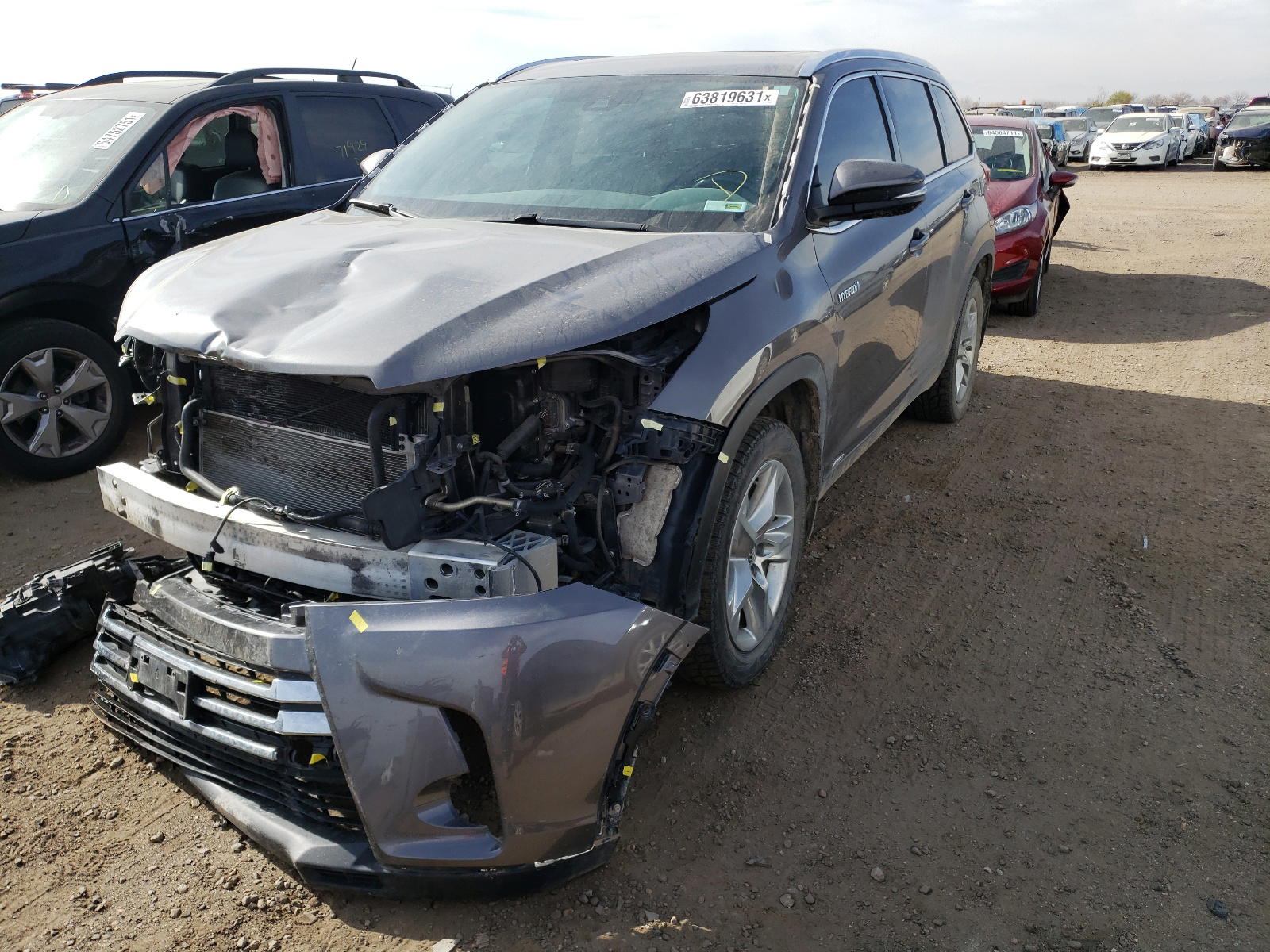Photo 2 from auction – 2017 TOYOTA HIGHLANDER with VIN 5TDDGRFH8HS024408