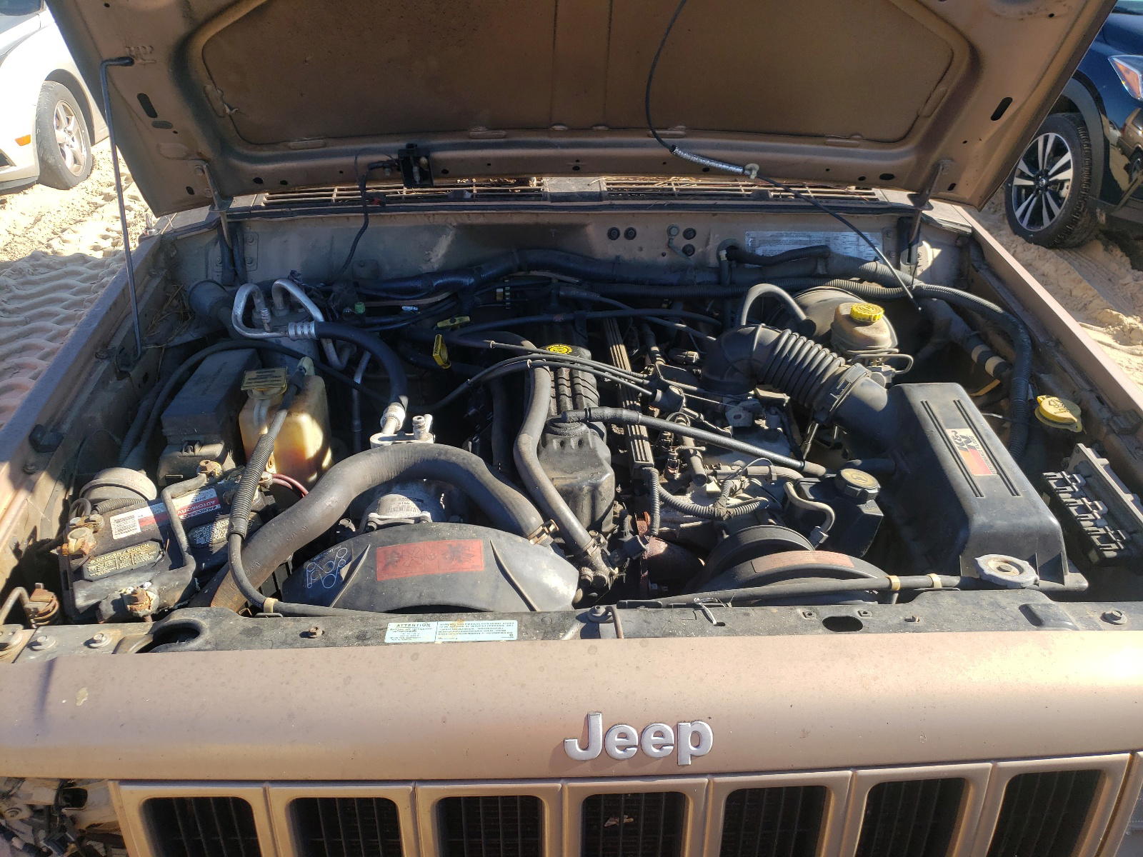 Photo 7 from auction – 2000 JEEP CHEROKEE C with VIN 1J4FF58S2YL261971