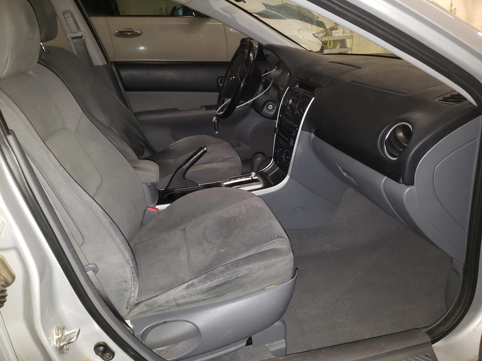 Photo 5 from auction – 2007 MAZDA MAZDA 6 with VIN 1YVHP80C575M48796