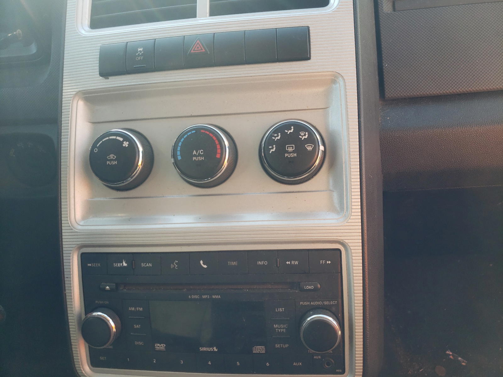 Photo 9 from auction – 2010 DODGE JOURNEY SE with VIN 3D4PG4FB2AT199117