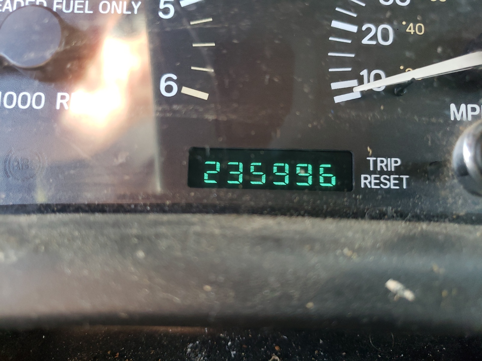 Photo 8 from auction – 1998 JEEP CHER 4X4 with VIN 1J4FJ68S0WL183708
