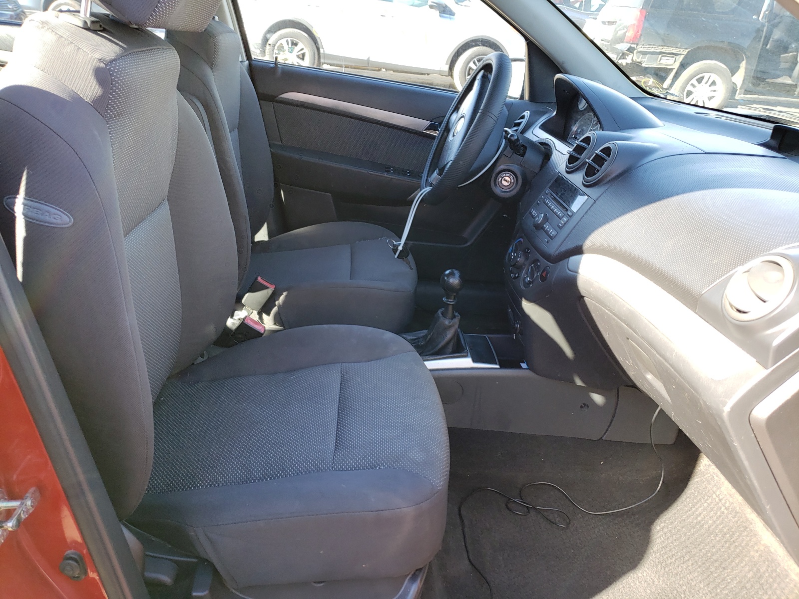 Photo 5 from auction – 2010 CHEVROLET AVEO LS with VIN KL1TD5DE1AB055235