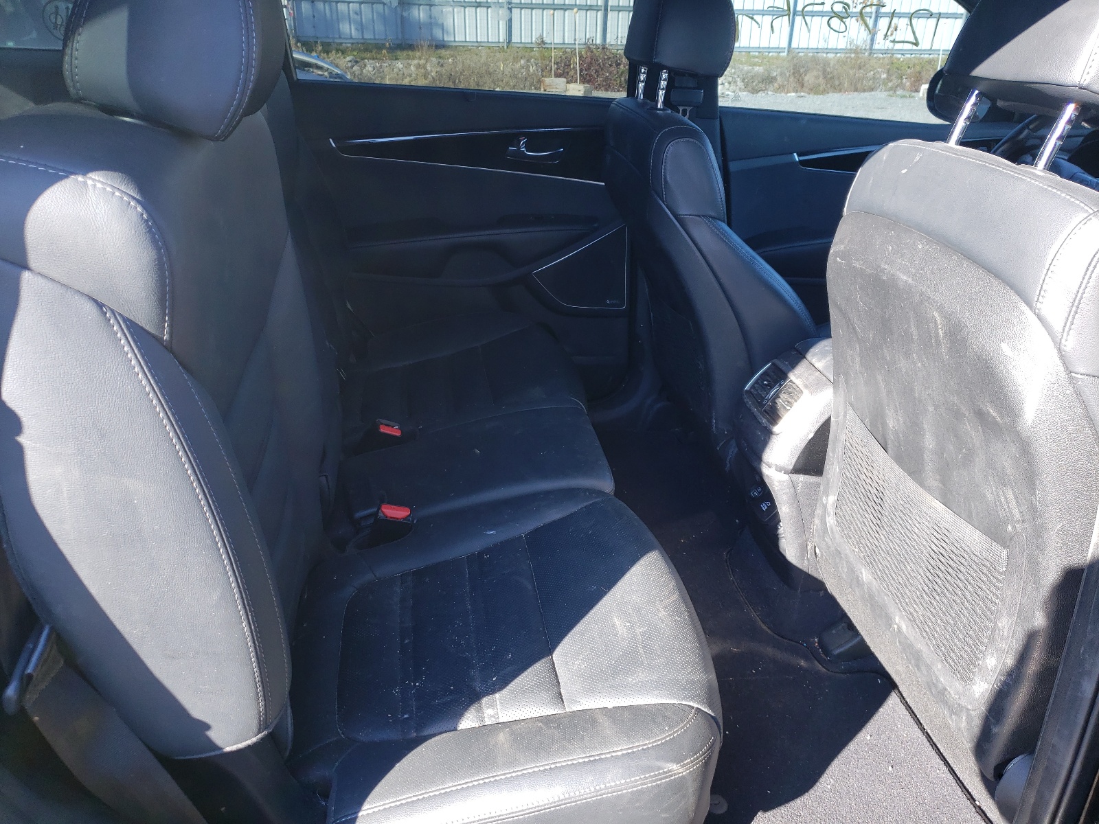 Photo 6 from auction – 2018 KIA SORENTO SX with VIN 5XYPKDA19JG352464