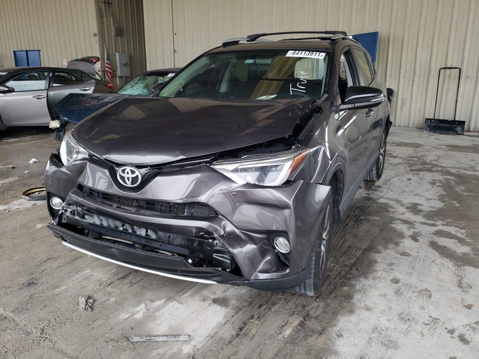 Photo 2 from auction – 2016 TOYOTA RAV4 XLE with VIN 2T3WFREV3GW301868