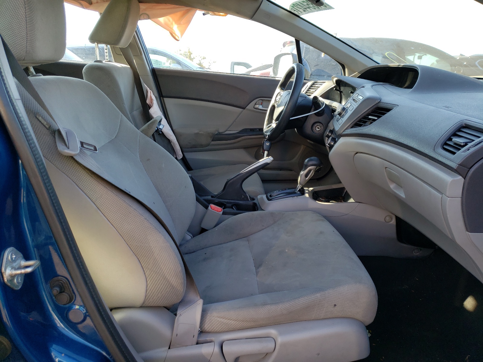 Photo 5 from auction – 2012 HONDA CIVIC LX with VIN 19XFB2F5XCE367793
