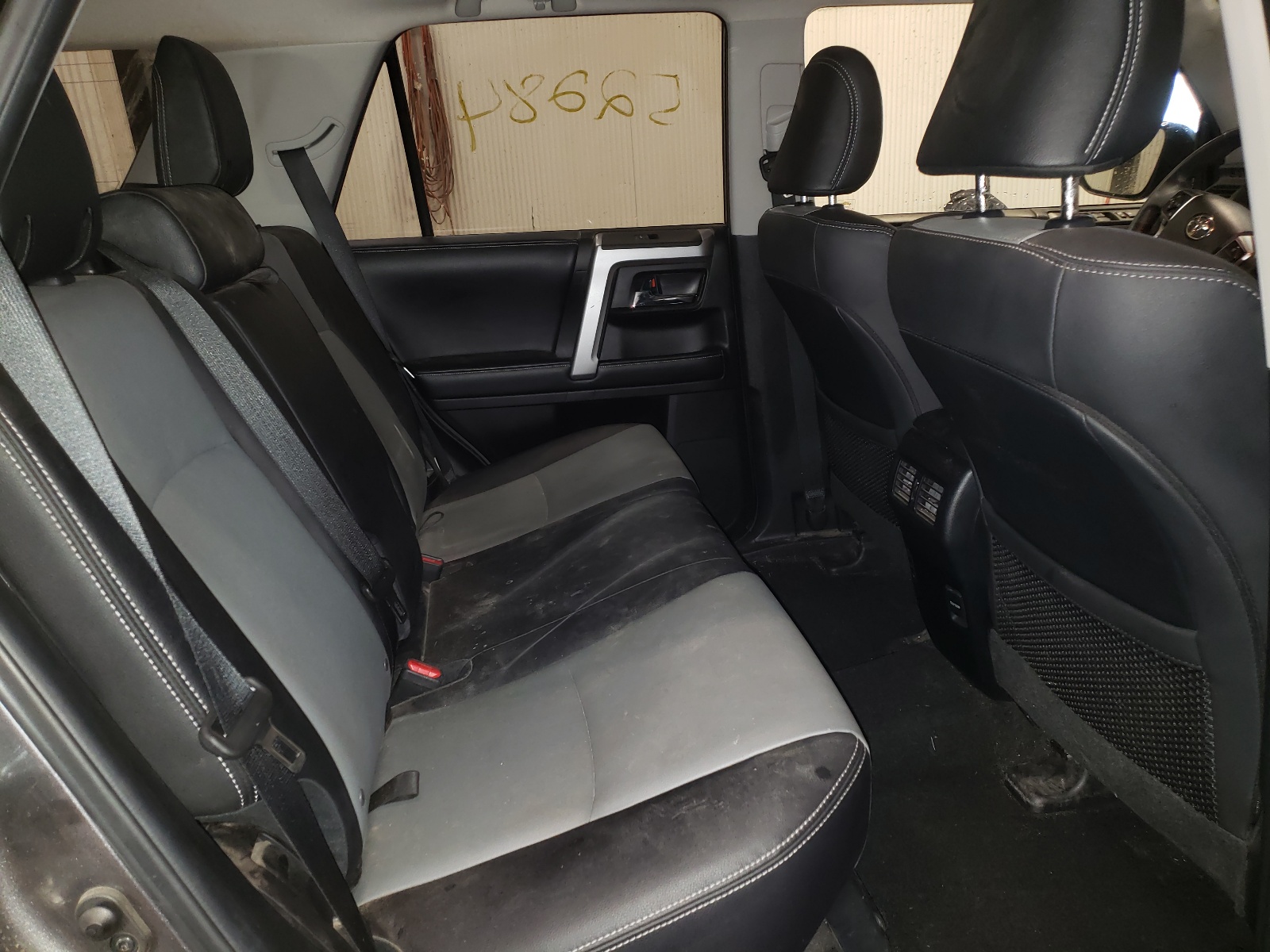 Photo 6 from auction – 2019 TOYOTA 4RUNNER SR with VIN JTEBU5JR9K5643066