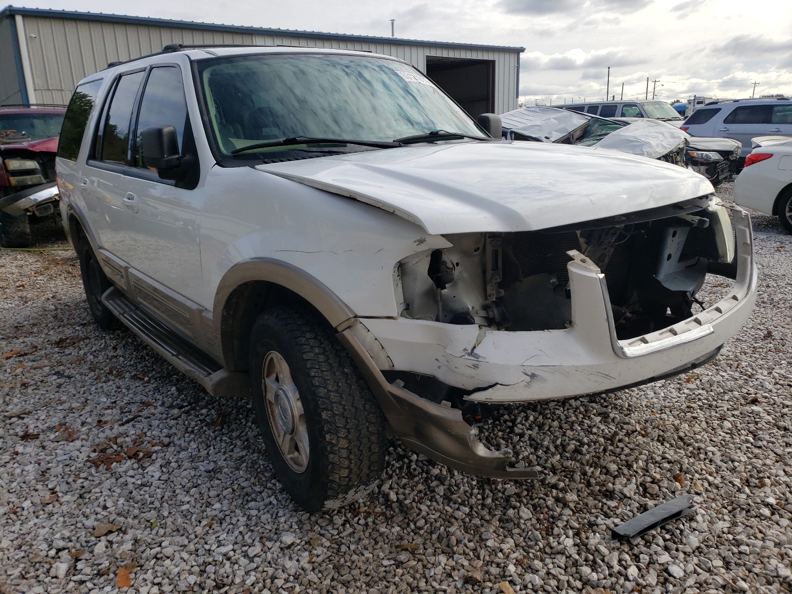 FORD EXPEDITION 2004 مع رقم تعريف المركبة 1FMPU17L64LB30034 - صورة من المزاد