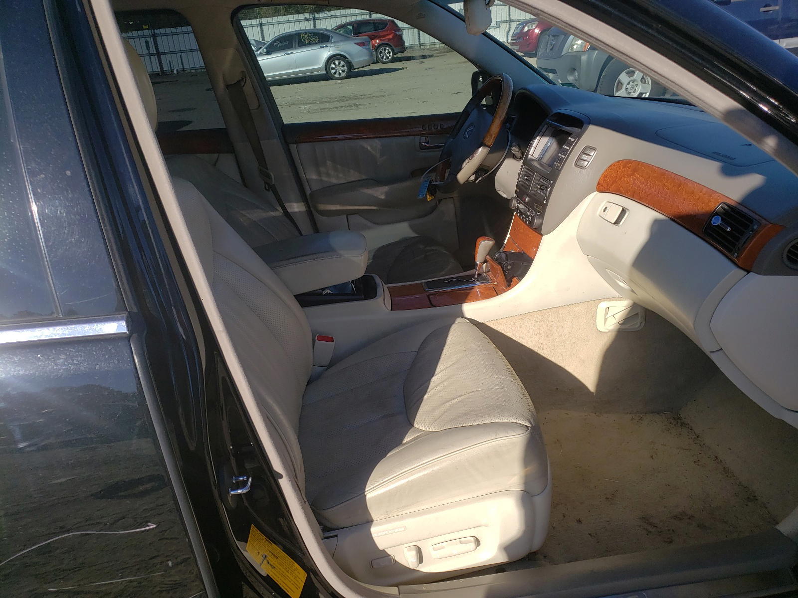 Photo 5 from auction – 2003 LEXUS LS 430 with VIN JTHBN30F230093879
