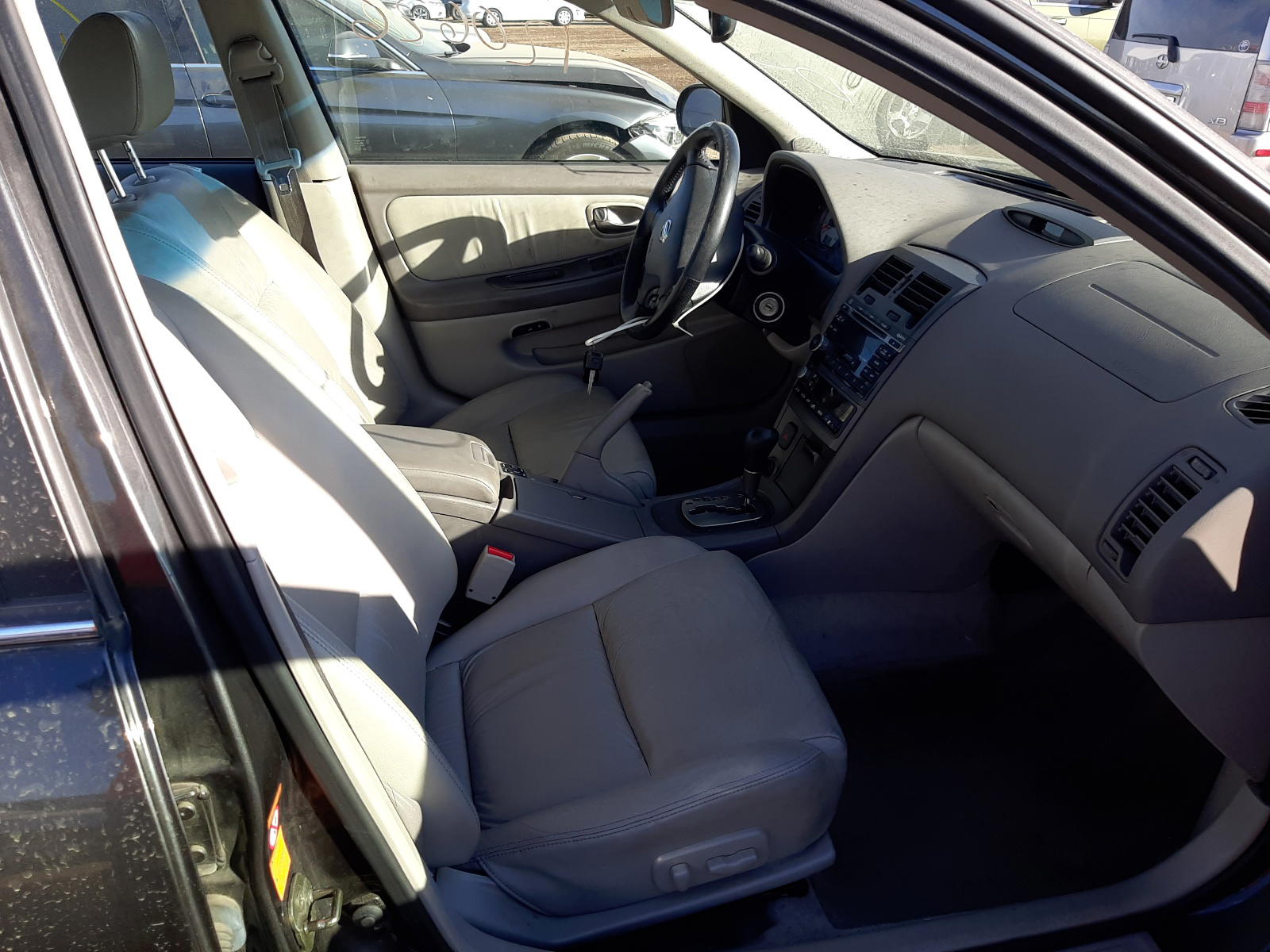Photo 5 from auction – 2002 NISSAN MAXIMA with VIN JN1DA31AX2T308370